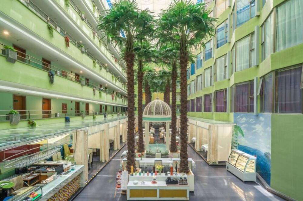 Photo of Livingroom in Huaqiang North