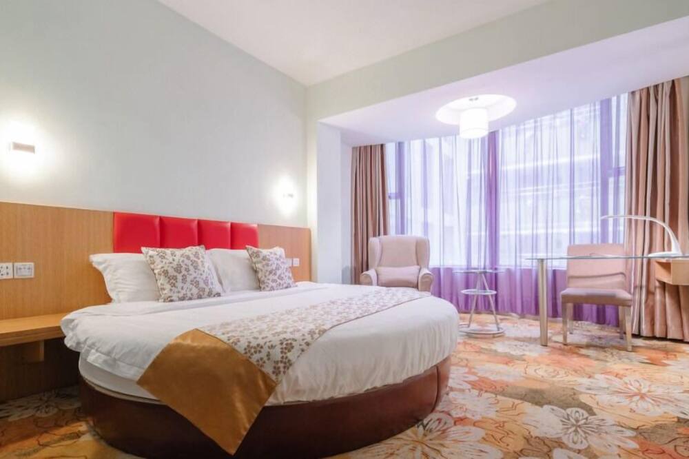 Photo of Bedroom in Huaqiang North