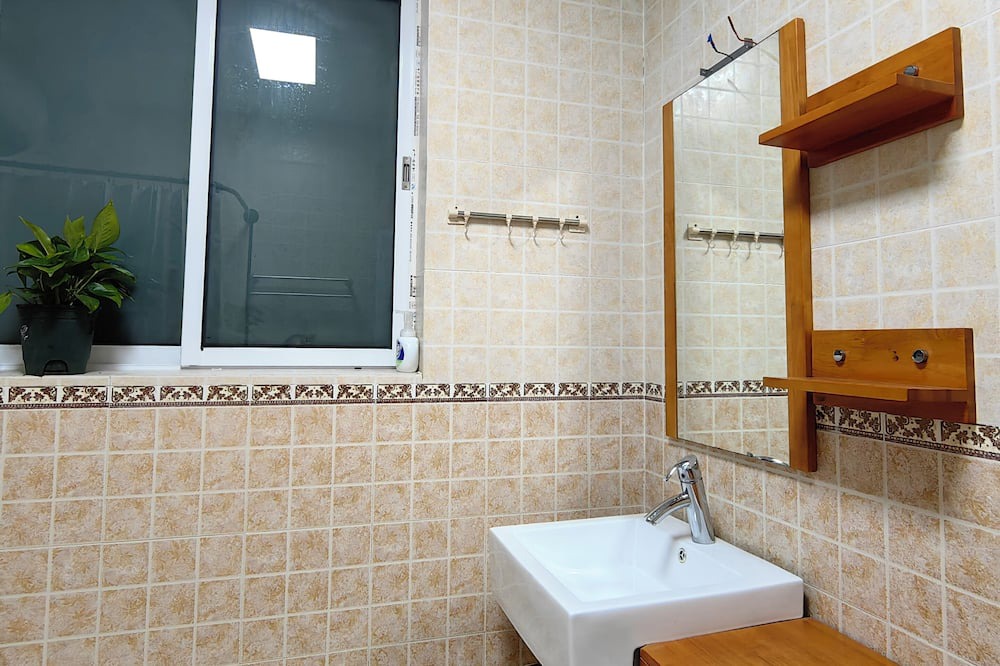 Photo of Bathroom in Enshi