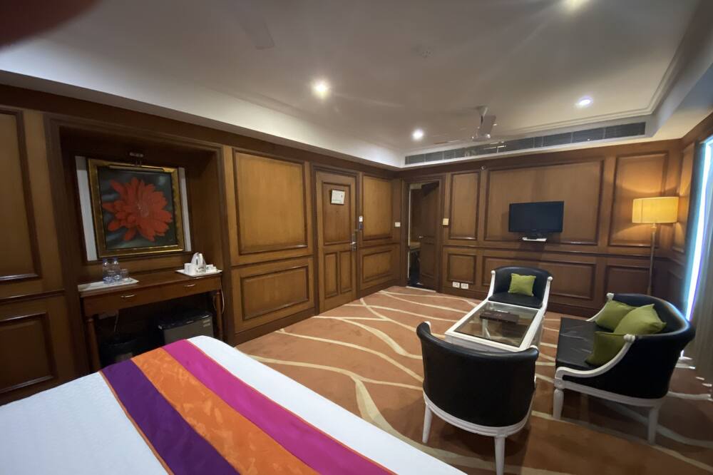 Photo of Bedroom in Hazratganj