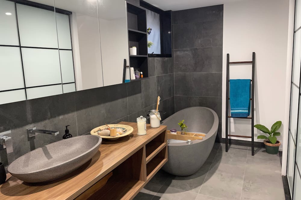 Photo of Bathroom in Austinmer