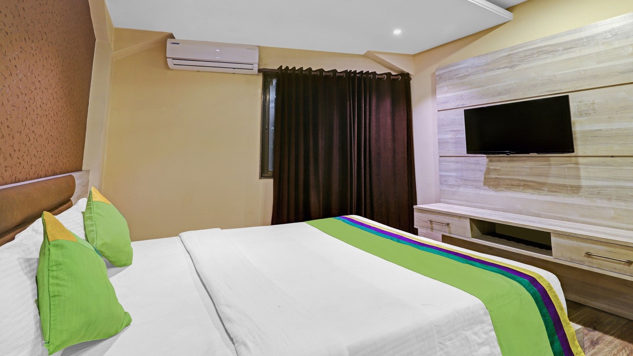 Photo of Bedroom in Sualkuchi