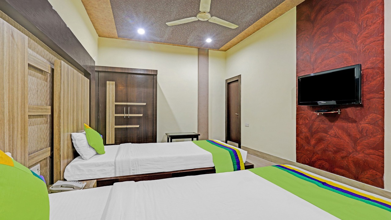 Photo of Bedroom in Sualkuchi