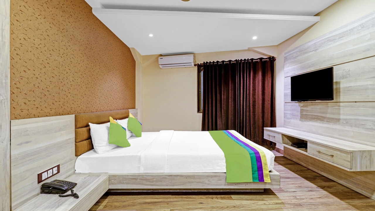 Photo of Bedroom in Sualkuchi