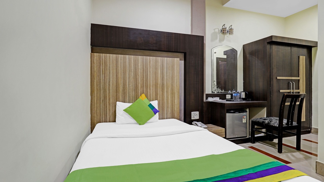 Photo of Bedroom in Sualkuchi