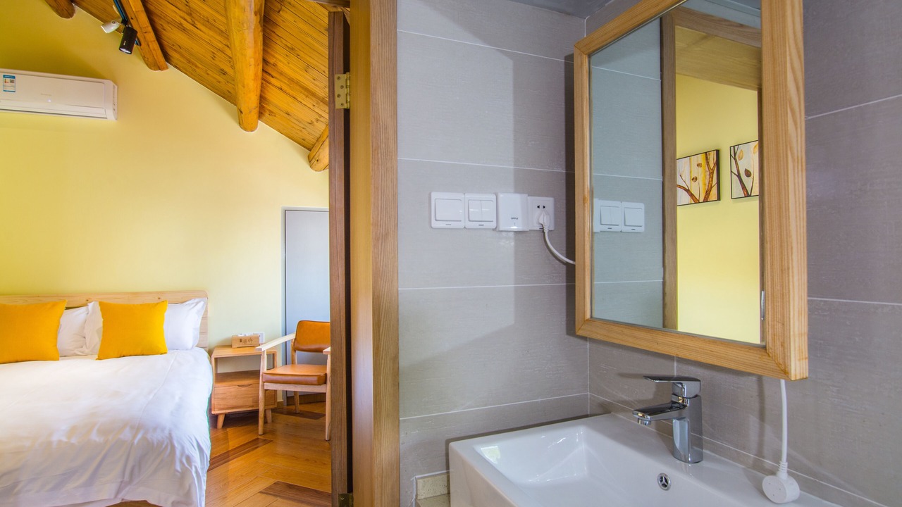Photo of Bathroom in Xihu