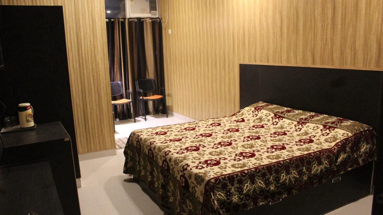 Photo of Bedroom in Govardhan