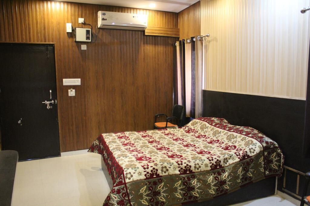 Photo of Bedroom in Govardhan
