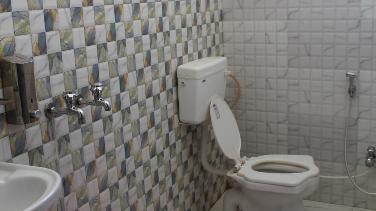 Photo of Bathroom in Govardhan