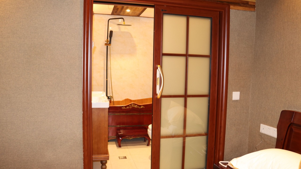 Photo of Bedroom in Emeishan