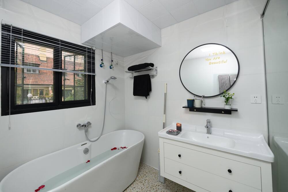 Photo of Bathroom in Jing'an