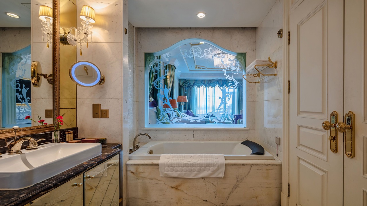 Photo of Bathroom in Datong City Center