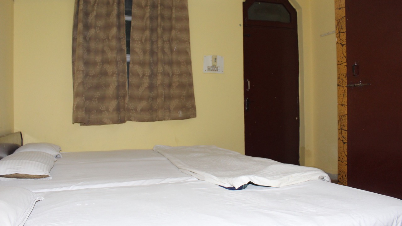 Photo of Bedroom in Taj Ganj