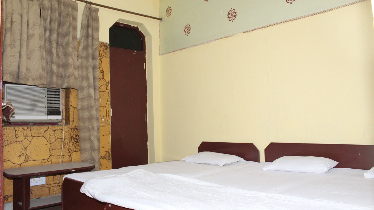 Photo of Bedroom in Taj Ganj