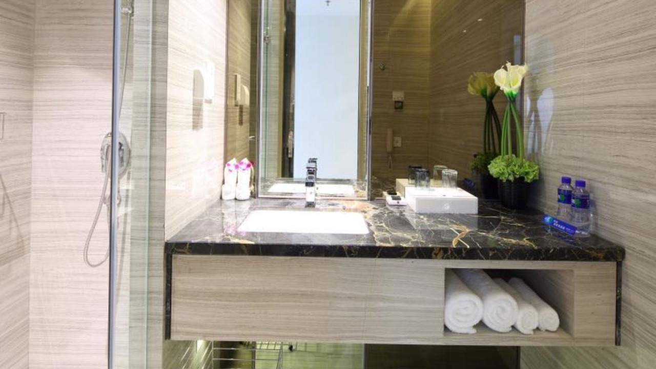 Photo of Bathroom in Xiangzhou District