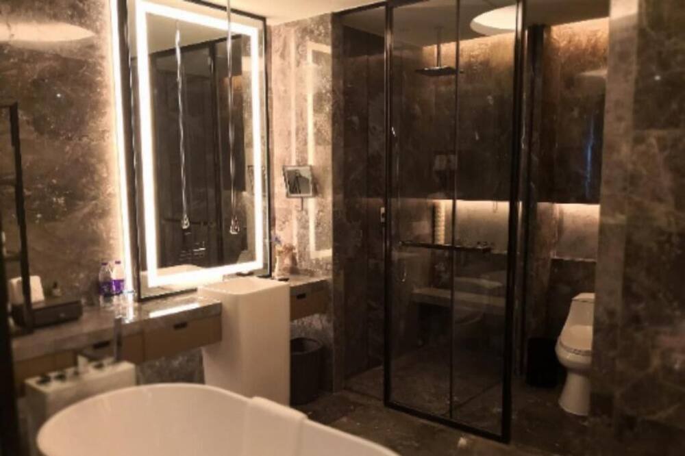 Photo of Bathroom in Weiyang