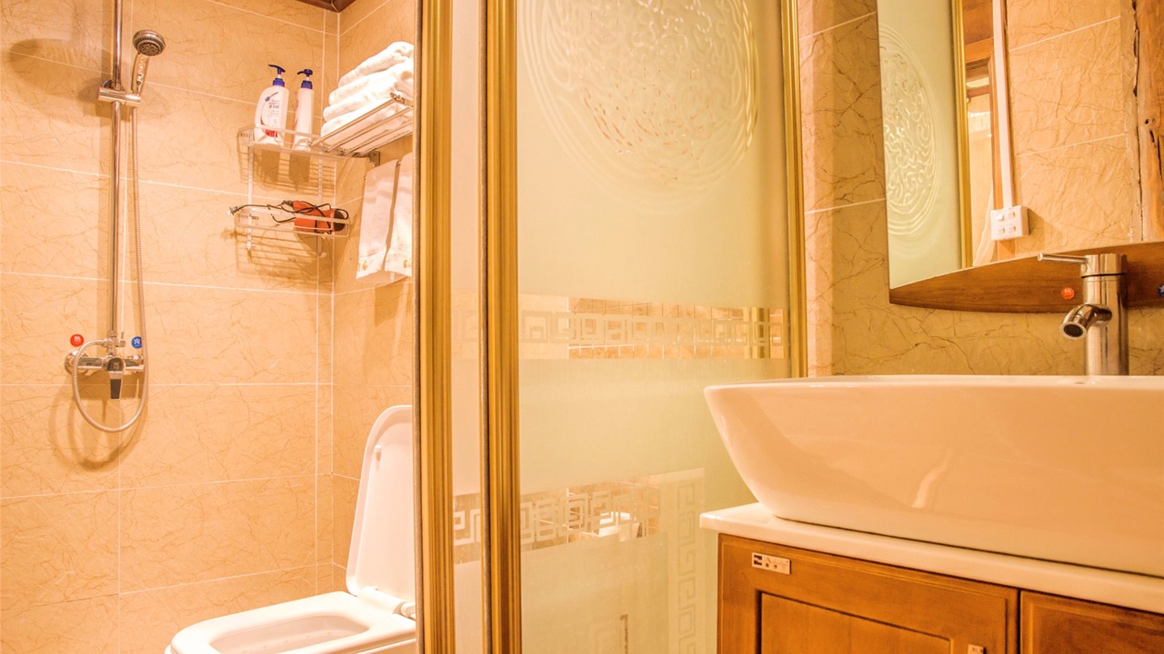 Photo of Bathroom in Dayan Old Town