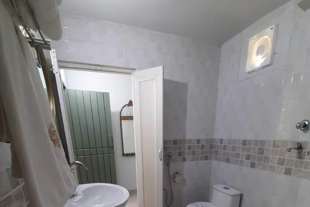 Photo of Bathroom in Palia Kalan