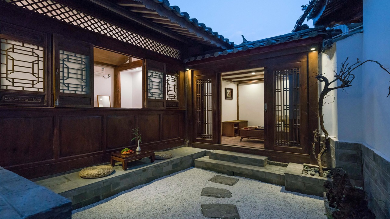 Photo of Patio Balcony in Dayan Old Town