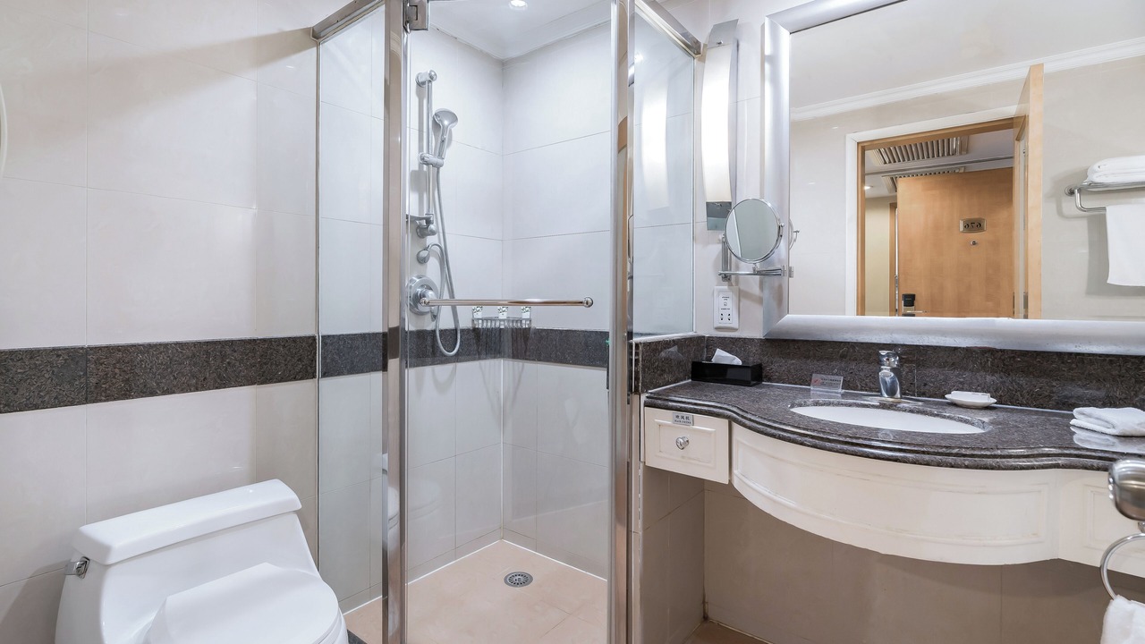 Photo of Bathroom in Huayuan Road Area