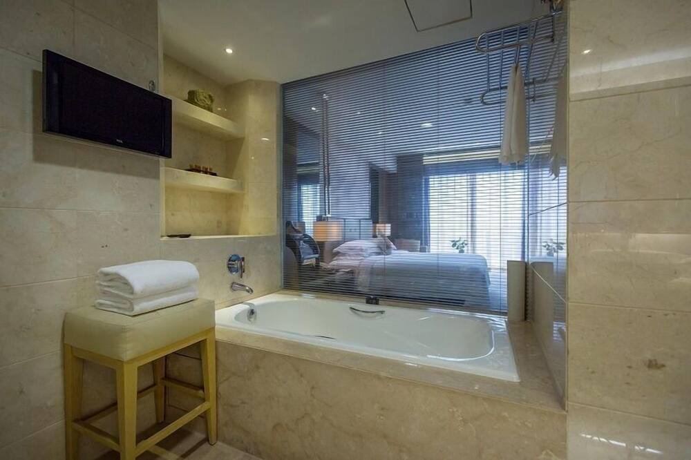 Photo of Bathroom in Lucheng District