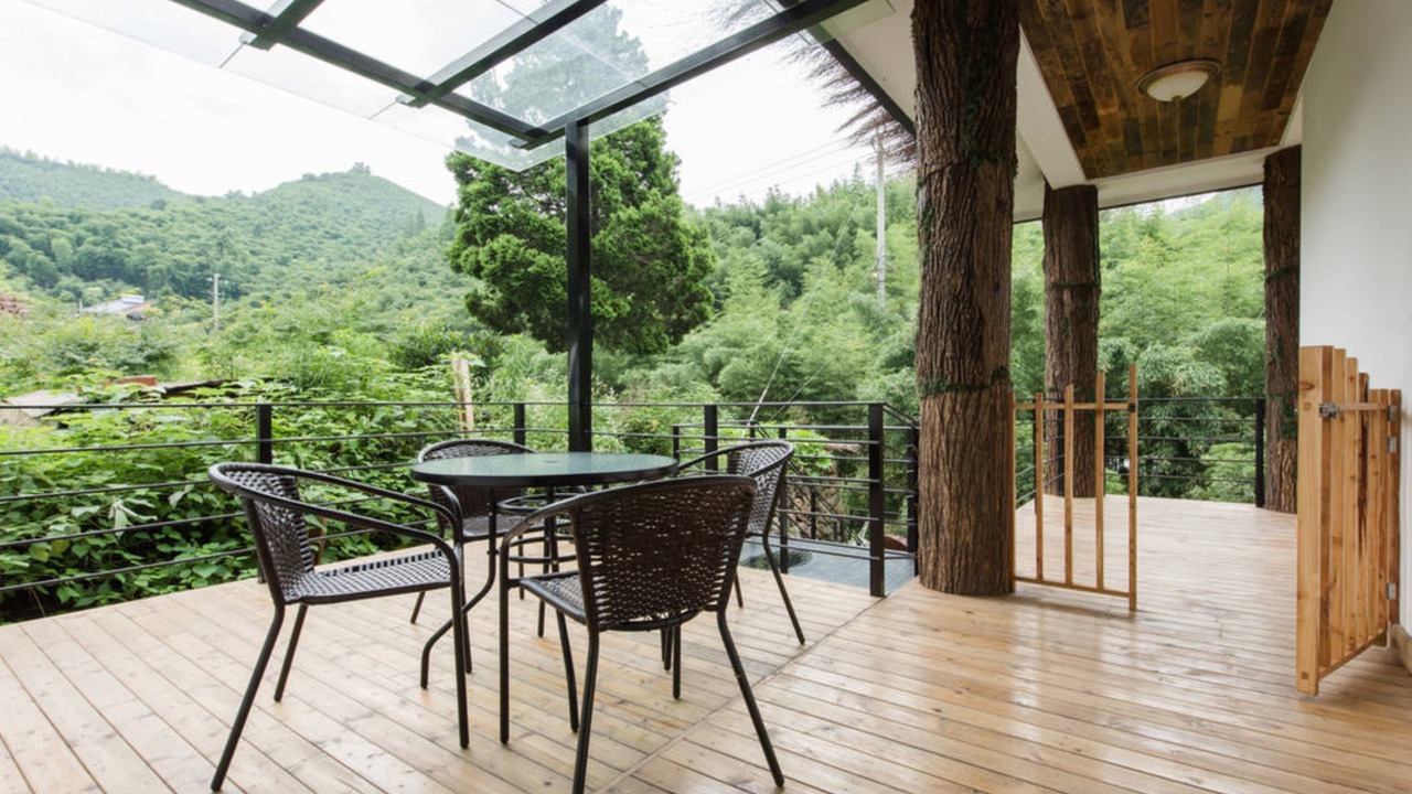 Photo of Patio Balcony in Moganshan