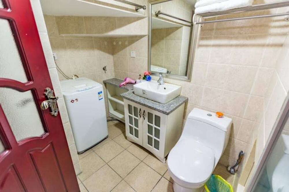 Photo of Bathroom in Donghu Qu