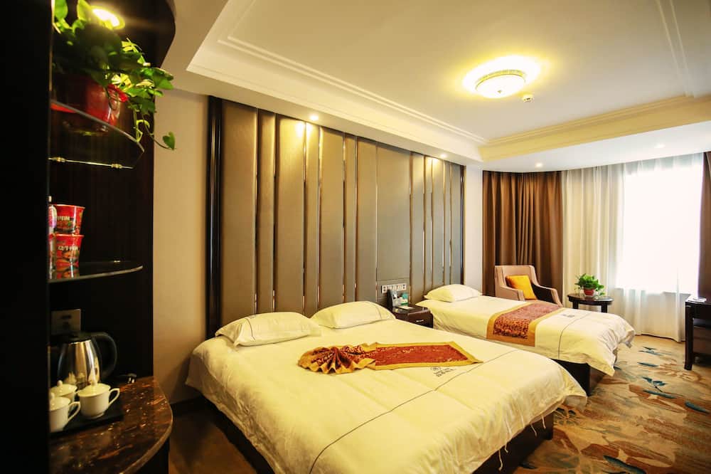Photo of Bedroom in Mingsha Mountain and Crescent Spring