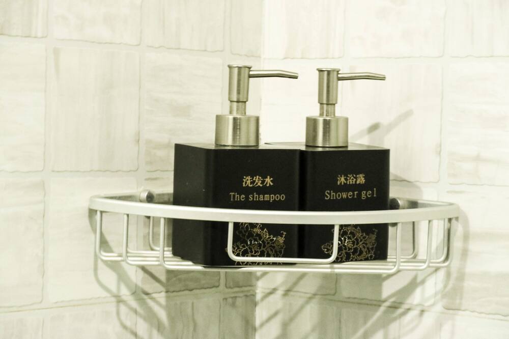 Photo of Bathroom in Mingsha Mountain and Crescent Spring