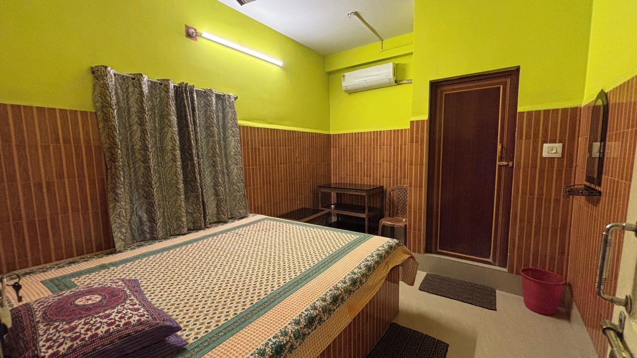 Photo of Bedroom in Mayapur