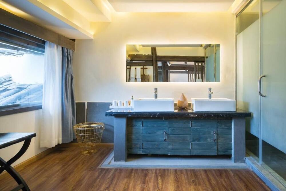 Photo of Bathroom in Shuhe Old Town