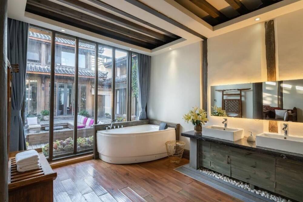 Photo of Bathroom in Shuhe Old Town