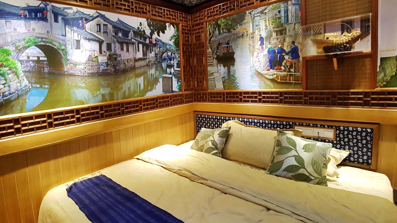 Photo of Bedroom in Ten Mile Gallery
