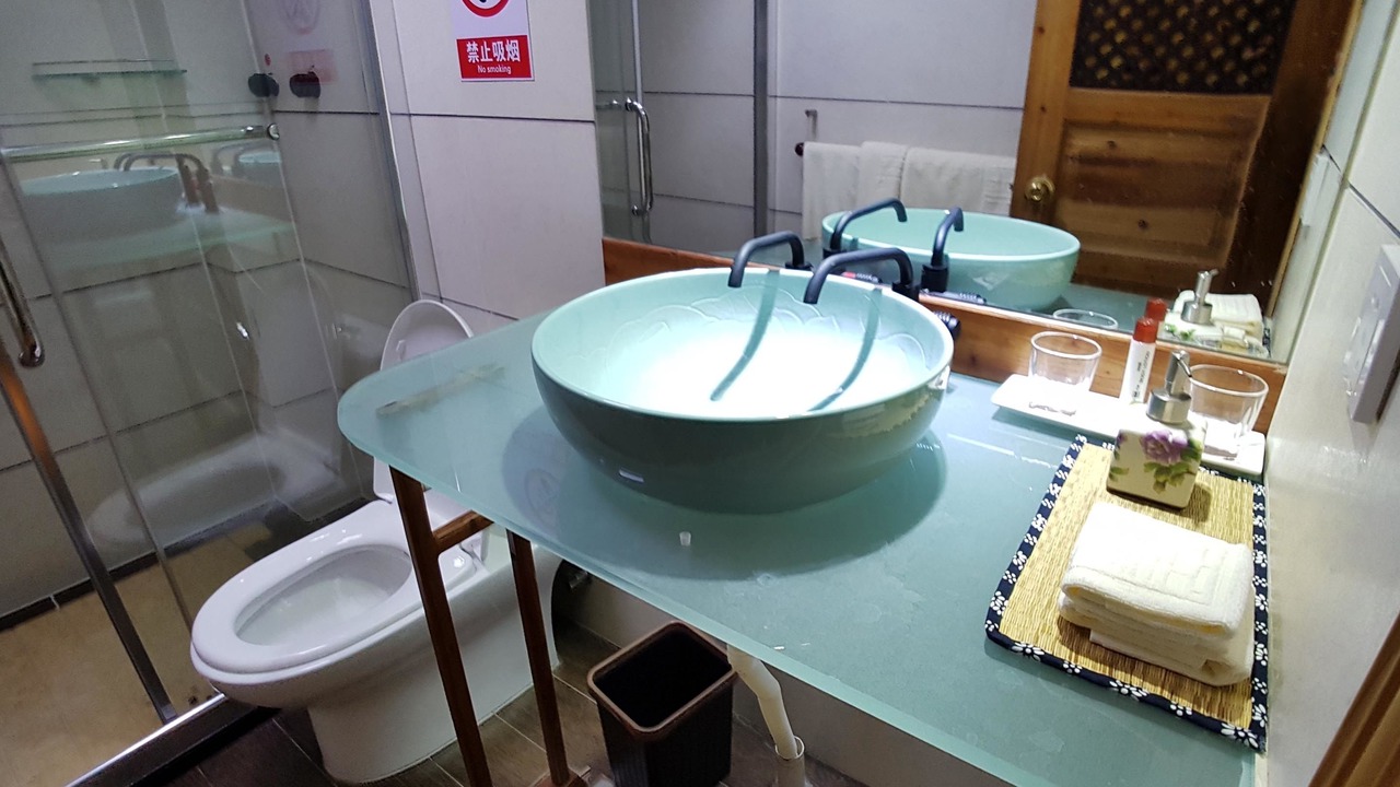 Photo of Bathroom in Ten Mile Gallery