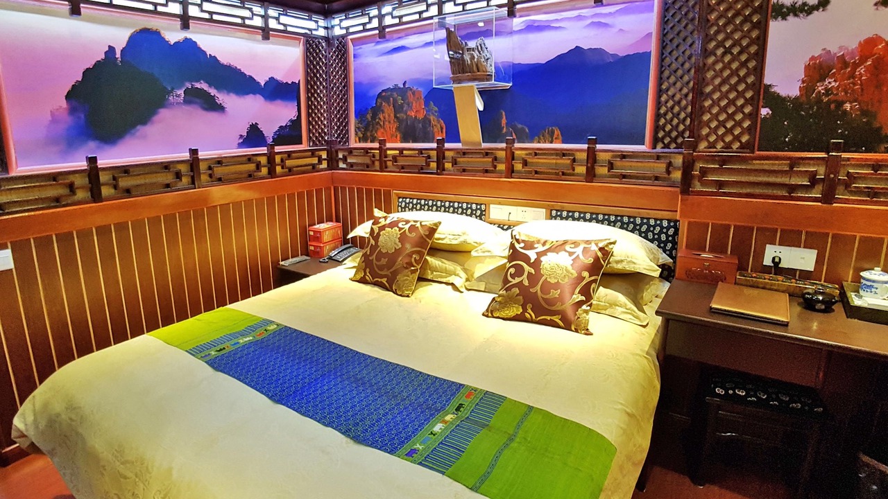 Photo of Bedroom in Ten Mile Gallery