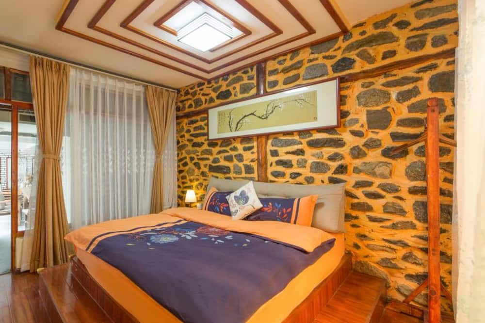 Photo of Bedroom in Dali Ancient Town