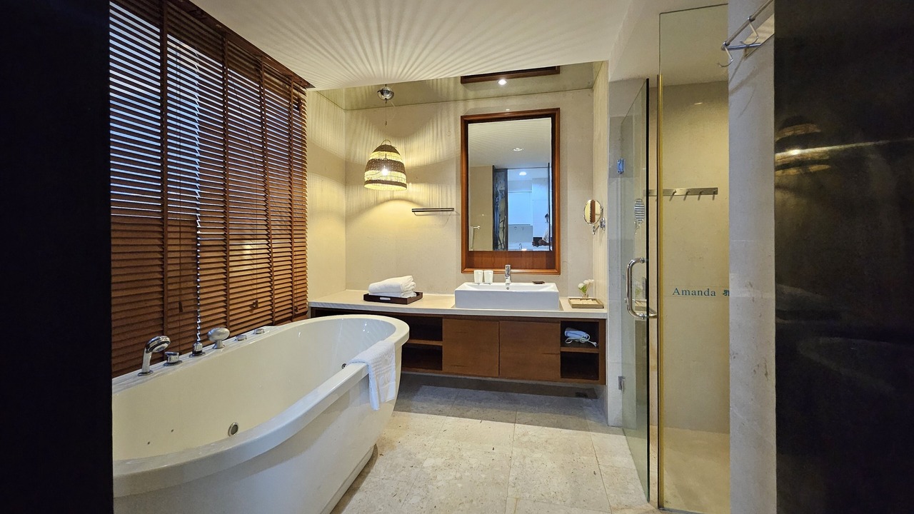 Photo of Bathroom in Lingshui