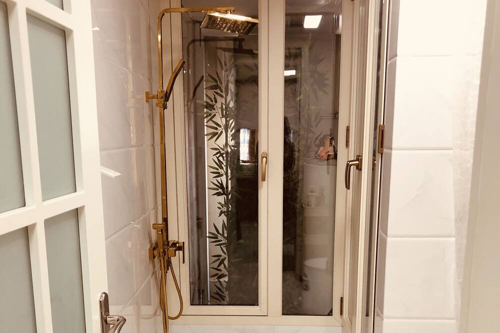 Photo of Bathroom in Lujiazui