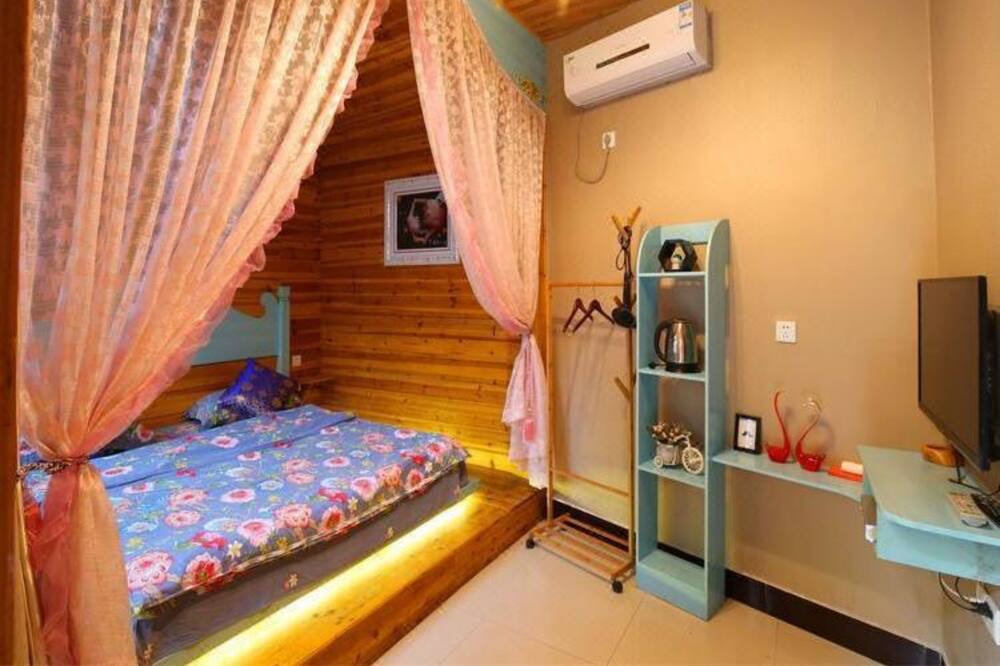Photo of Bedroom in Fenghuang