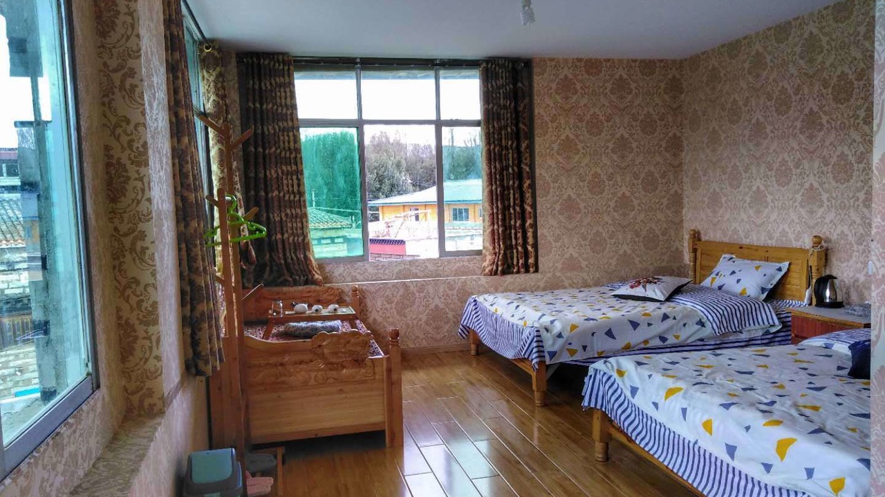 Photo of Bedroom in Daocheng