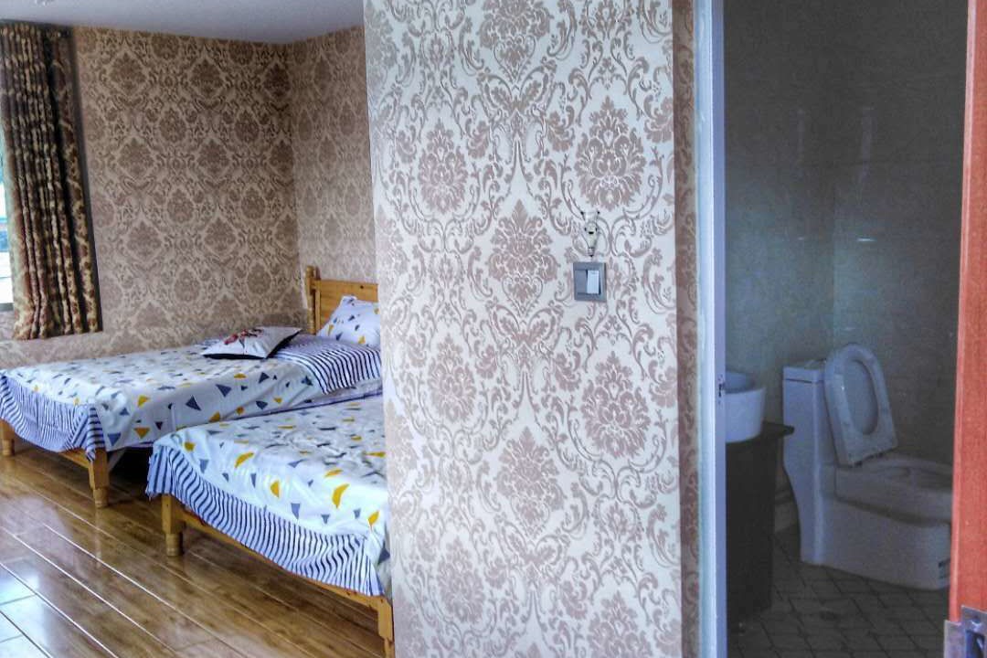 Photo of Bedroom in Daocheng