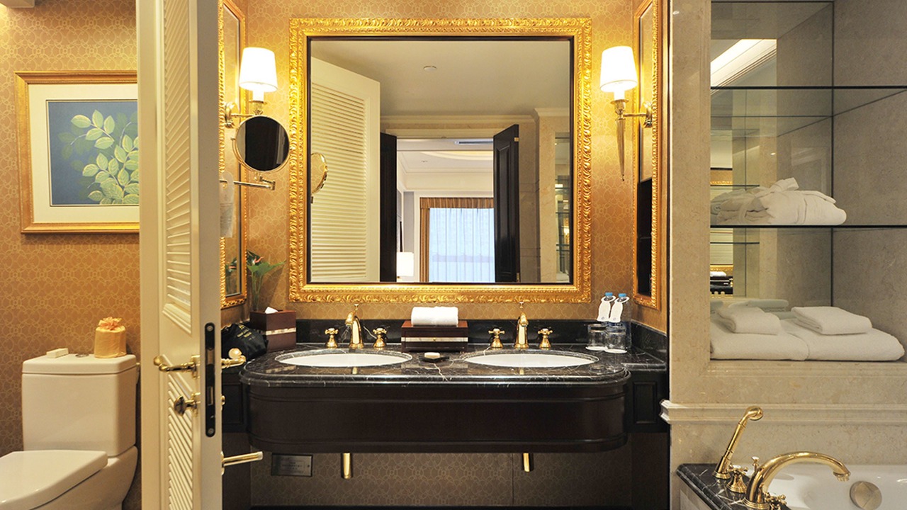 Photo of Bathroom in Downtown Shanghai