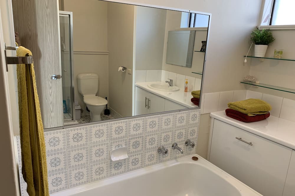 Photo of Bathroom in Oatley
