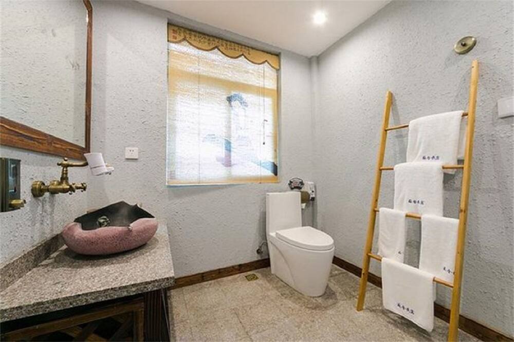 Photo of Bathroom in Suzhou Old Town