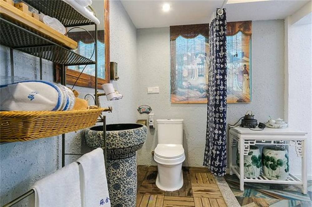Photo of Bathroom in Suzhou Old Town
