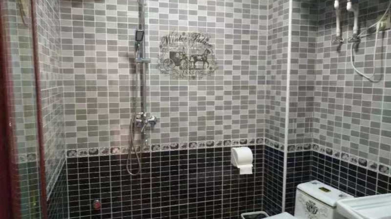 Photo of Bathroom in Jianwai Street