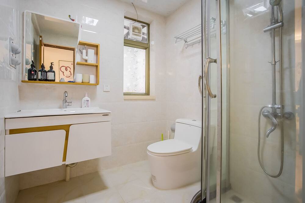 Photo of Bathroom in Xiangzhou District