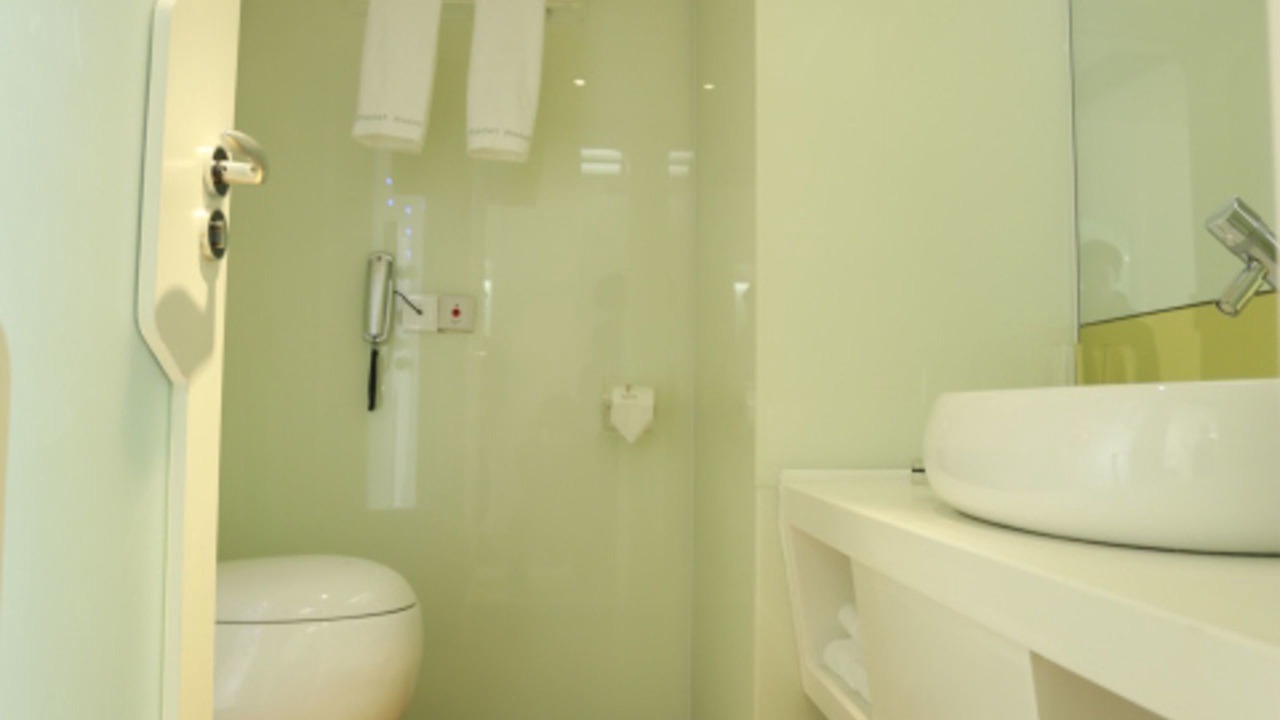 Photo of Bathroom in Liwan