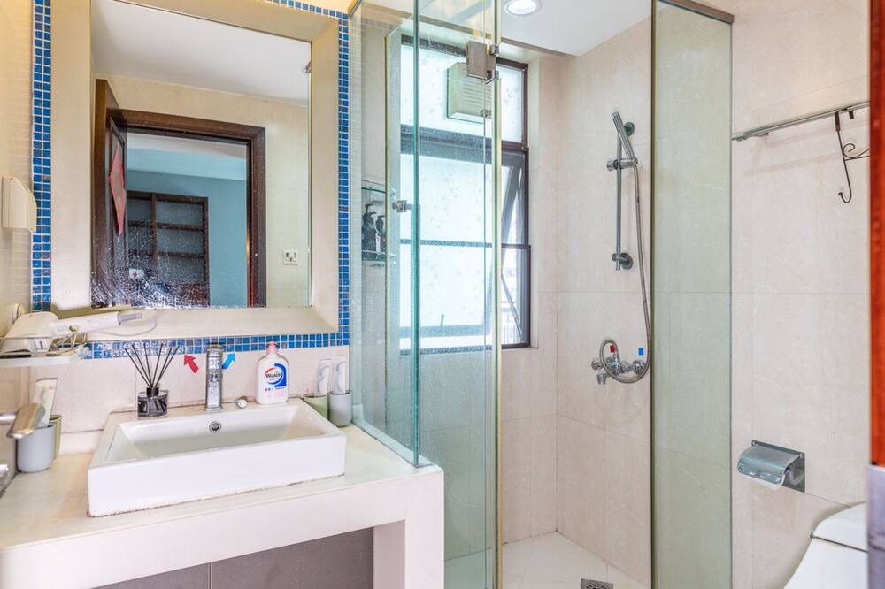 Photo of Bathroom in Xiangzhou District