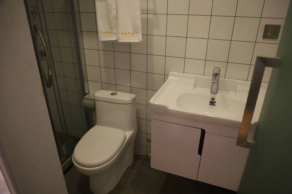 Photo of Bathroom in Xiangqiao Qu